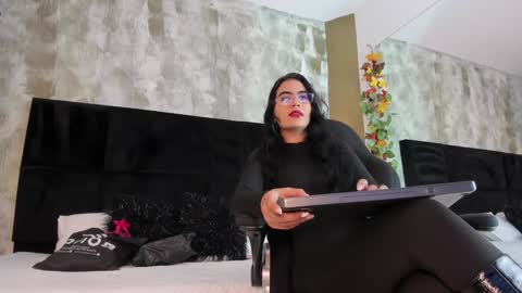  ella  online show from January 8, 2025, 11:32 am