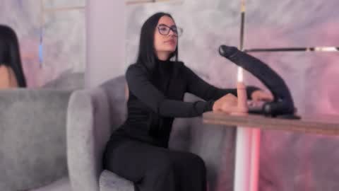  ella  online show from November 29, 2025, 11:35 am