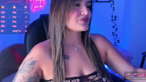 Snapshot of ellarosee_ chatting on April 2, 2026, 6:27 pm ellarosee_ online show from April 2, 2026, 6:27 pm