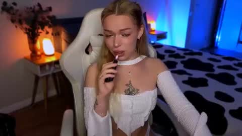 Ella online show from July 6, 2026, 5:48 am