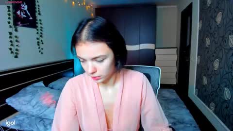 Snapshot of elle_blair chatting on September 30, 2025, 1:49 pm Luna online show from September 30, 2025, 1:49 pm