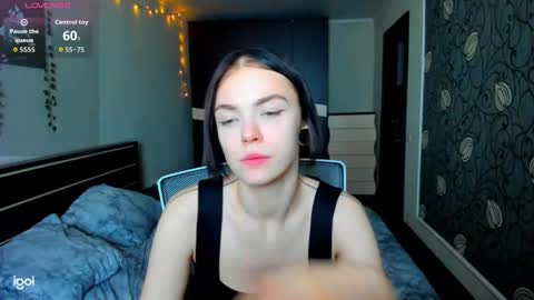 Snapshot of elle_blair chatting on October 8, 2025, 8:17 pm Luna online show from October 8, 2025, 8:17 pm