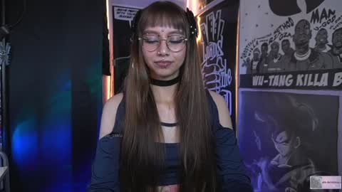 Snapshot of elle_uwu chatting on December 17, 2024, 10:22 pm follow me on instagram . online show from December 17, 2024, 10:22 pm