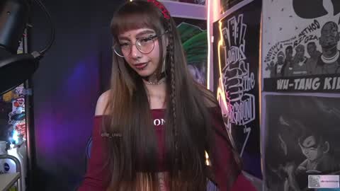 Snapshot of elle_uwu chatting on January 22, 2025, 11:10 pm follow me on instagram . online show from January 22, 2025, 11:10 pm
