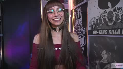 Snapshot of elle_uwu chatting on January 23, 2025, 2:12 am follow me on instagram . online show from January 23, 2025, 2:12 am