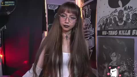 Snapshot of elle_uwu chatting on February 14, 2025, 4:47 am follow me on instagram . online show from February 14, 2025, 4:47 am
