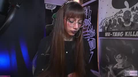 Snapshot of elle_uwu chatting on March 4, 2025, 11:43 pm follow me on instagram . online show from March 4, 2025, 11:43 pm