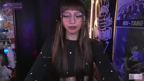 Snapshot of elle_uwu chatting on October 6, 2025, 11:07 am follow me on instagram . online show from October 6, 2025, 11:07 am