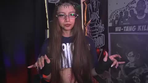Snapshot of elle_uwu chatting on June 23, 2026, 11:58 pm follow me on instagram . online show from June 23, 2026, 11:58 pm