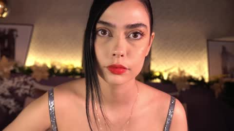 Snapshot of ellediane chatting on December 24, 2024, 9:33 pm Elle Diane online show from December 24, 2024, 9:33 pm