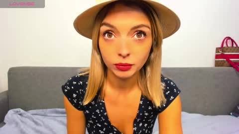 ellen_flow online show from October 19, 2025, 6:30 pm