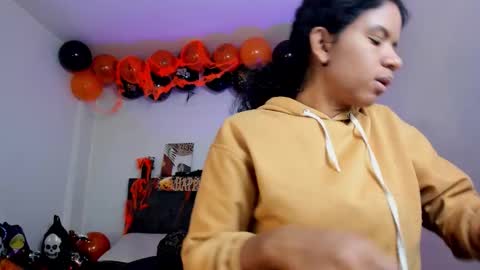 Snapshot of ellie_alves chatting on November 1, 2025, 7:05 pm Ellie online show from November 1, 2025, 7:05 pm