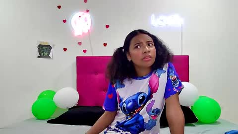 ellie_cute7 online show from April 4, 2026, 7:22 pm