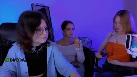 Ellie online show from October 11, 2025, 7:01 pm