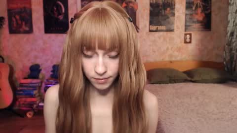 ellie_friendly online show from December 5, 2025, 1:31 pm