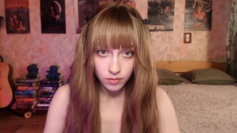 Snapshot of ellie_friendly chatting on June 9, 2026, 12:33 am ellie_friendly online show from June 9, 2026, 12:33 am