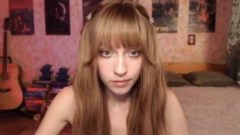 Snapshot of ellie_friendly chatting on July 9, 2026, 12:37 am ellie_friendly online show from July 9, 2026, 12:37 am