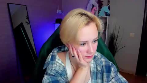 Ellie online show from November 30, 2025, 8:07 am