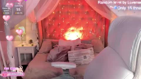  Ellie Jhonson  online show from March 6, 2025, 5:43 pm