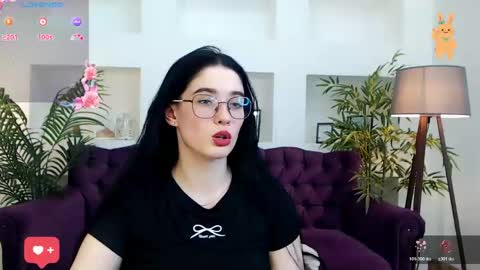 ellie_magic online show from April 16, 2026, 1:45 pm