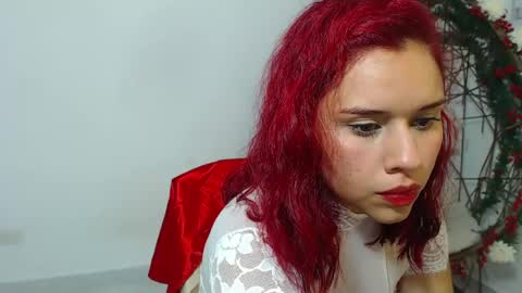 Snapshot of ellieconnor217 chatting on June 21, 2026, 1:52 am ellieconnor217 online show from June 21, 2026, 1:52 am