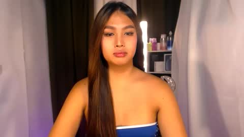 Snapshot of elliecummers chatting on May 9, 2026, 7:30 pm ellie online show from May 9, 2026, 7:30 pm