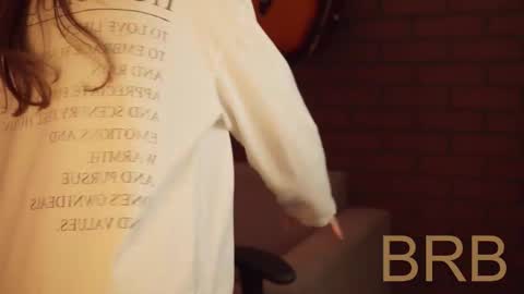 elliecutes online show from February 22, 2025, 5:35 pm