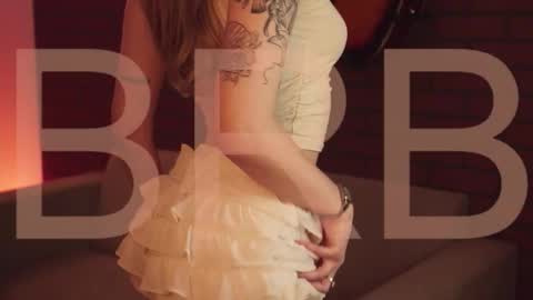 elliecutes online show from November 3, 2025, 5:09 am