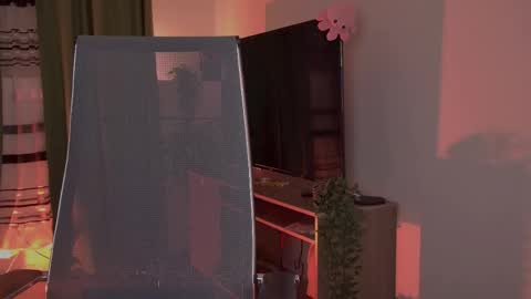 elliecutes online show from May 25, 2026, 5:46 am