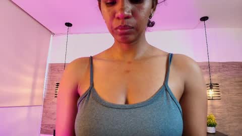 elliee_alves online show from June 1, 2026, 5:58 pm