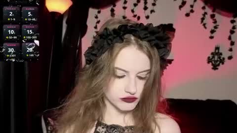 elliemorte_ online show from June 25, 2026, 9:19 pm