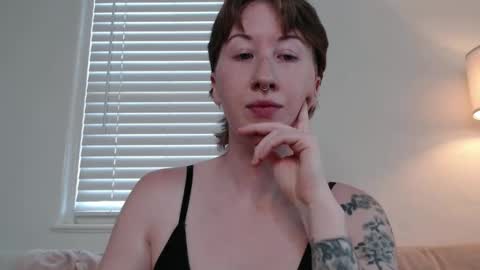 Ellie Rowyn online show from October 4, 2025, 8:51 pm