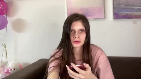 Effie1818 online show from February 5, 2025, 10:33 pm