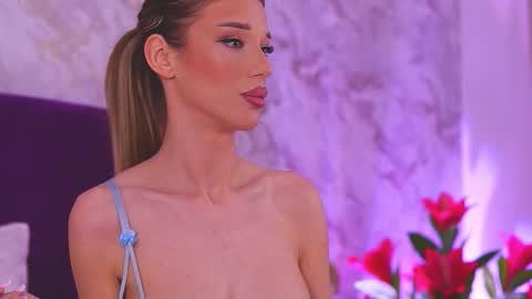 EllinaNuria online show from March 9, 2026, 6:12 pm