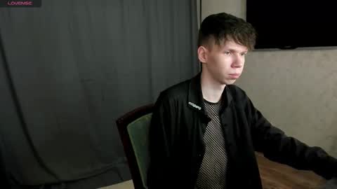 elliot_mars_ online show from October 24, 2025, 11:17 am