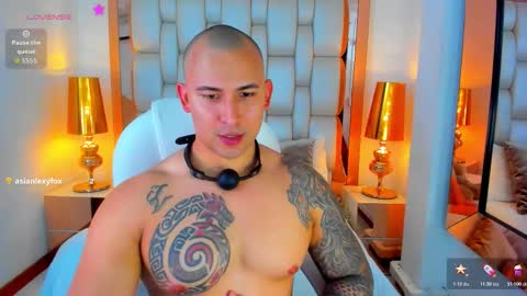 E L L I O T    V E L E Z online show from February 10, 2026, 8:46 pm