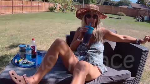 Ella Bella Bo Bella online show from September 12, 2025, 6:30 pm