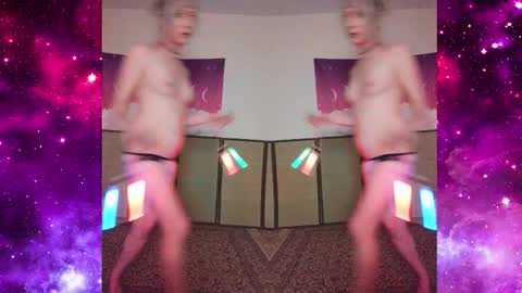 elly Apples online show from December 4, 2025, 4:55 am