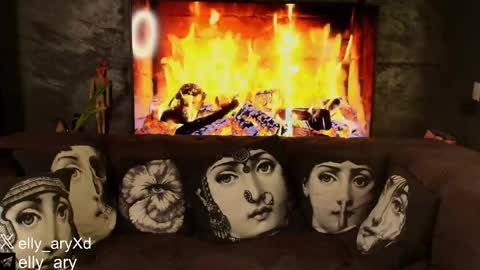 elly_ary online show from March 12, 2026, 8:04 pm