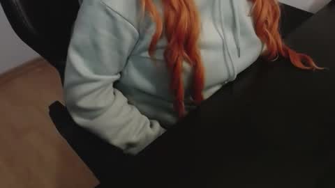 Elly online show from February 16, 2026, 7:54 pm