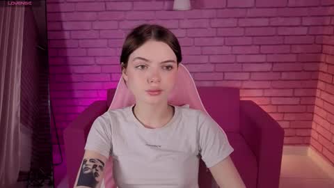 Snapshot of ellya_me chatting on February 7, 2026, 8:51 am Ellya online show from February 7, 2026, 8:51 am