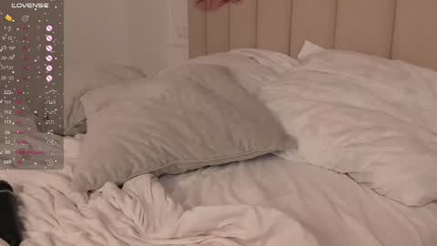 Elly online show from March 7, 2025, 4:55 pm