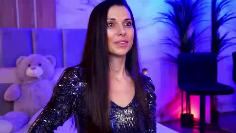 Snapshot of ellylynn chatting on October 25, 2025, 8:14 pm Elly online show from October 25, 2025, 8:14 pm