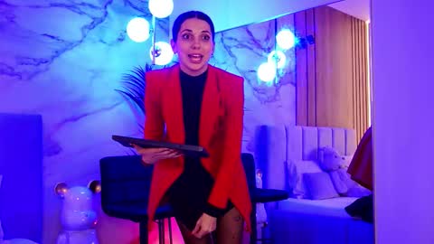 Snapshot of ellylynn chatting on October 28, 2025, 8:07 am Elly online show from October 28, 2025, 8:07 am