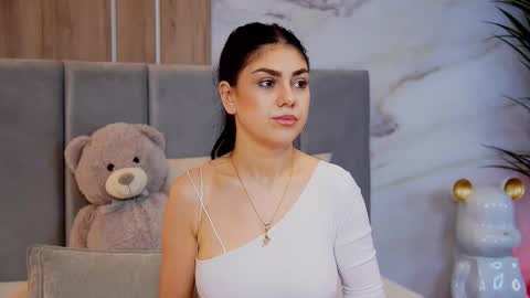 Snapshot of ellylynn chatting on November 9, 2025, 1:31 pm Elly online show from November 9, 2025, 1:31 pm