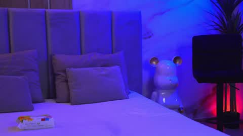 Elly online show from April 4, 2026, 5:43 pm