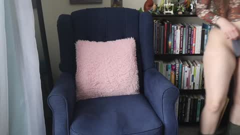 Elly Naomi online show from January 10, 2025, 7:21 pm