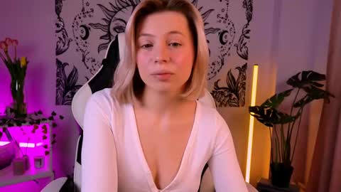 ELLY online show from March 9, 2025, 3:22 am