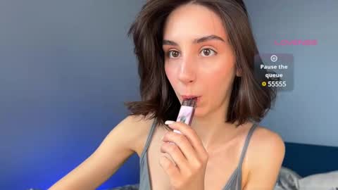 Snapshot of ellzabeth_ellison chatting on March 8, 2025, 6:43 am Im online Fri Sun Mon Tue Thu Fri Sat3 from 1000 online show from March 8, 2025, 6:43 am