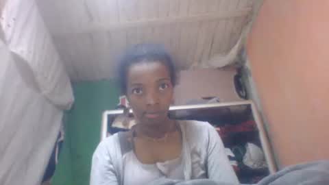 elodynarcisse online show from November 22, 2025, 4:28 pm